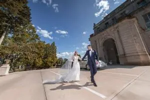 wedding couple near Elkins Estate