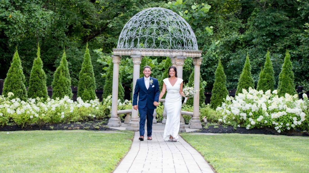 groom & bride at The Hamilton Manor