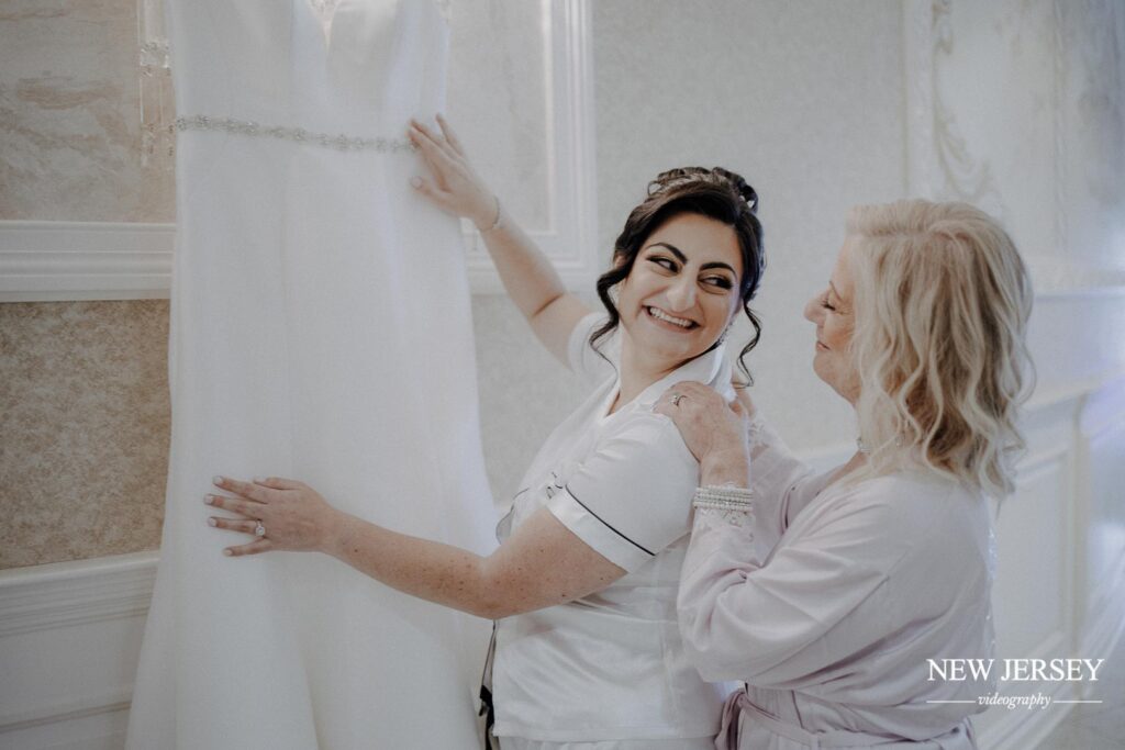 bride with her mother