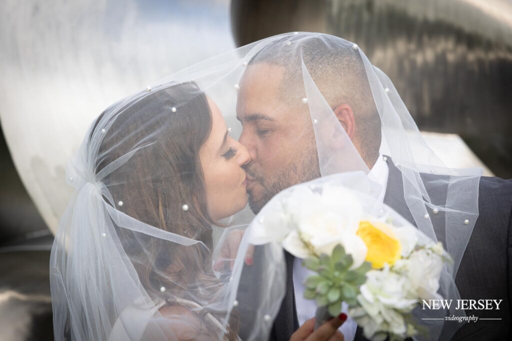 nj wedding couple kissing