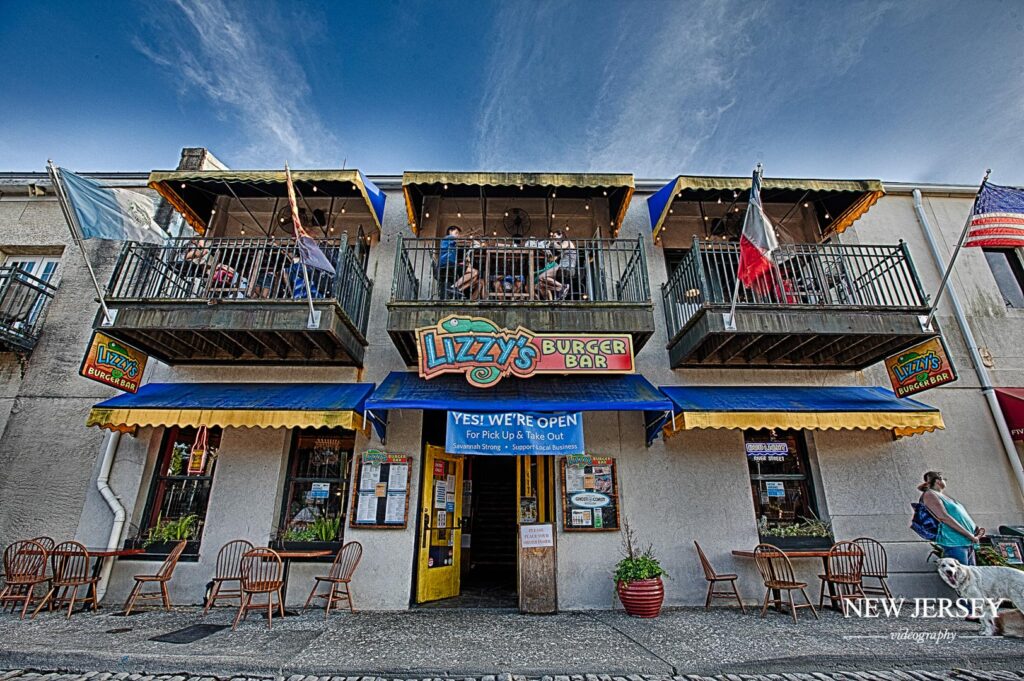 Lizzy's Burger Bar & Grill