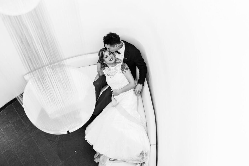 bnw pic of a wedding couple