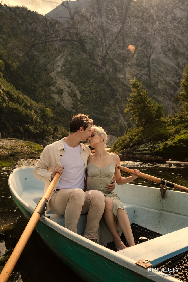 A pretty paddleboat