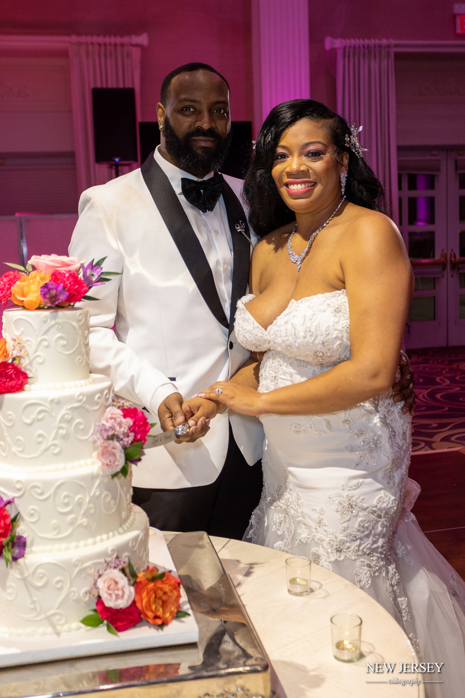 Cutting the cake and the first bite