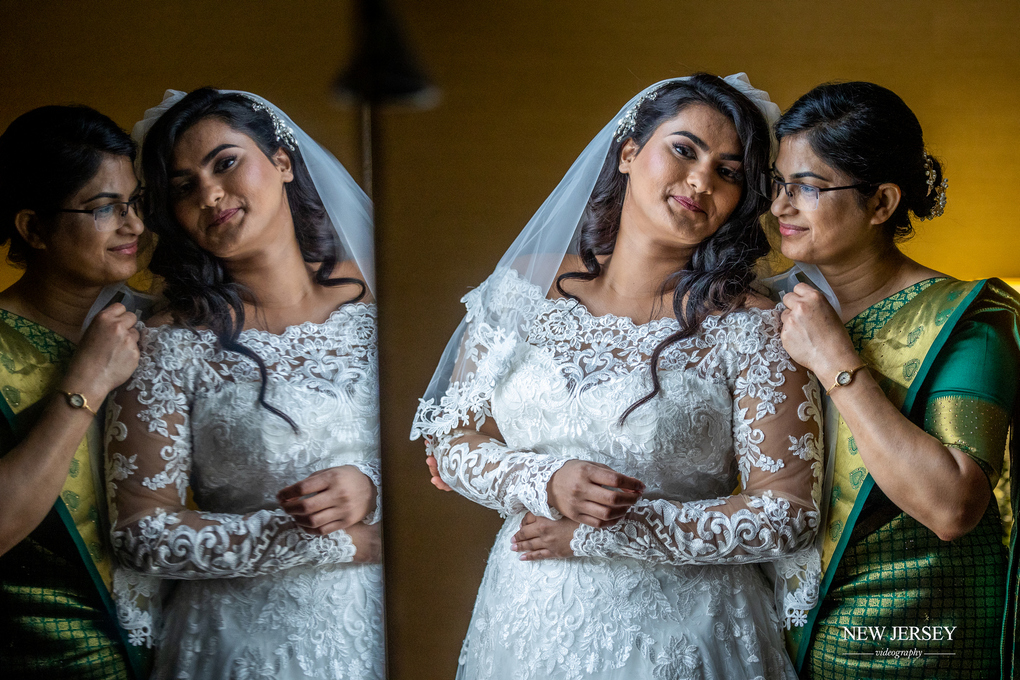 Is it necessary to tip the wedding photographer