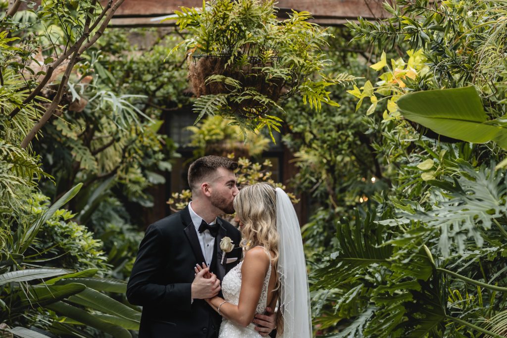 Photography in Northern New Jersey – couple portraits at Pleasantdale Chateau